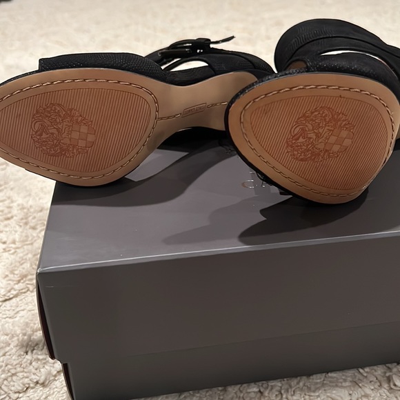 Vince Camuto heel NIB - Picture 4 of 6